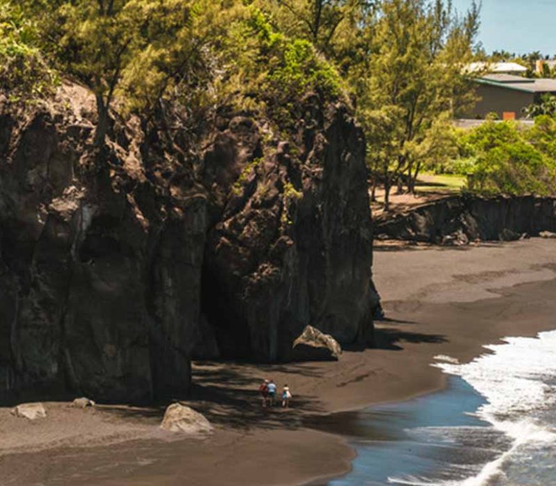 La plage de Ti Sable à Manapany pas loin de la location saisonnière Les Villas Tropicales